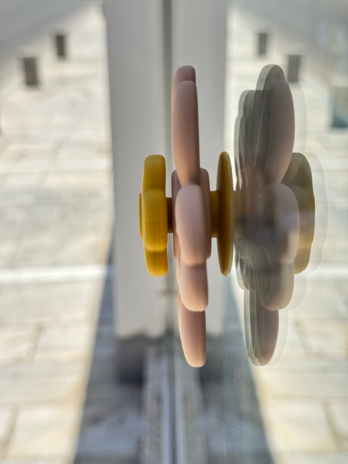 Bloom Suction Spinner Toy