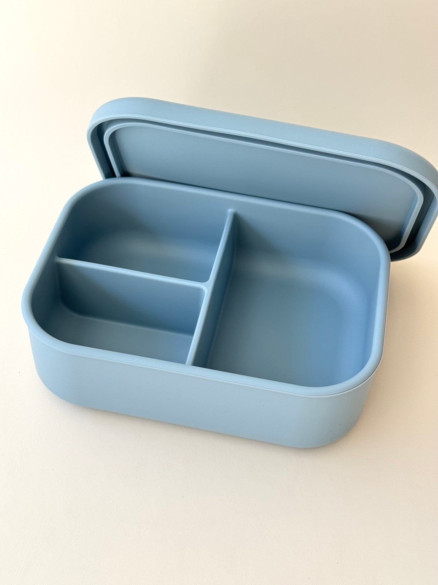 SILICONE LUNCH BOX - 3 Compartment