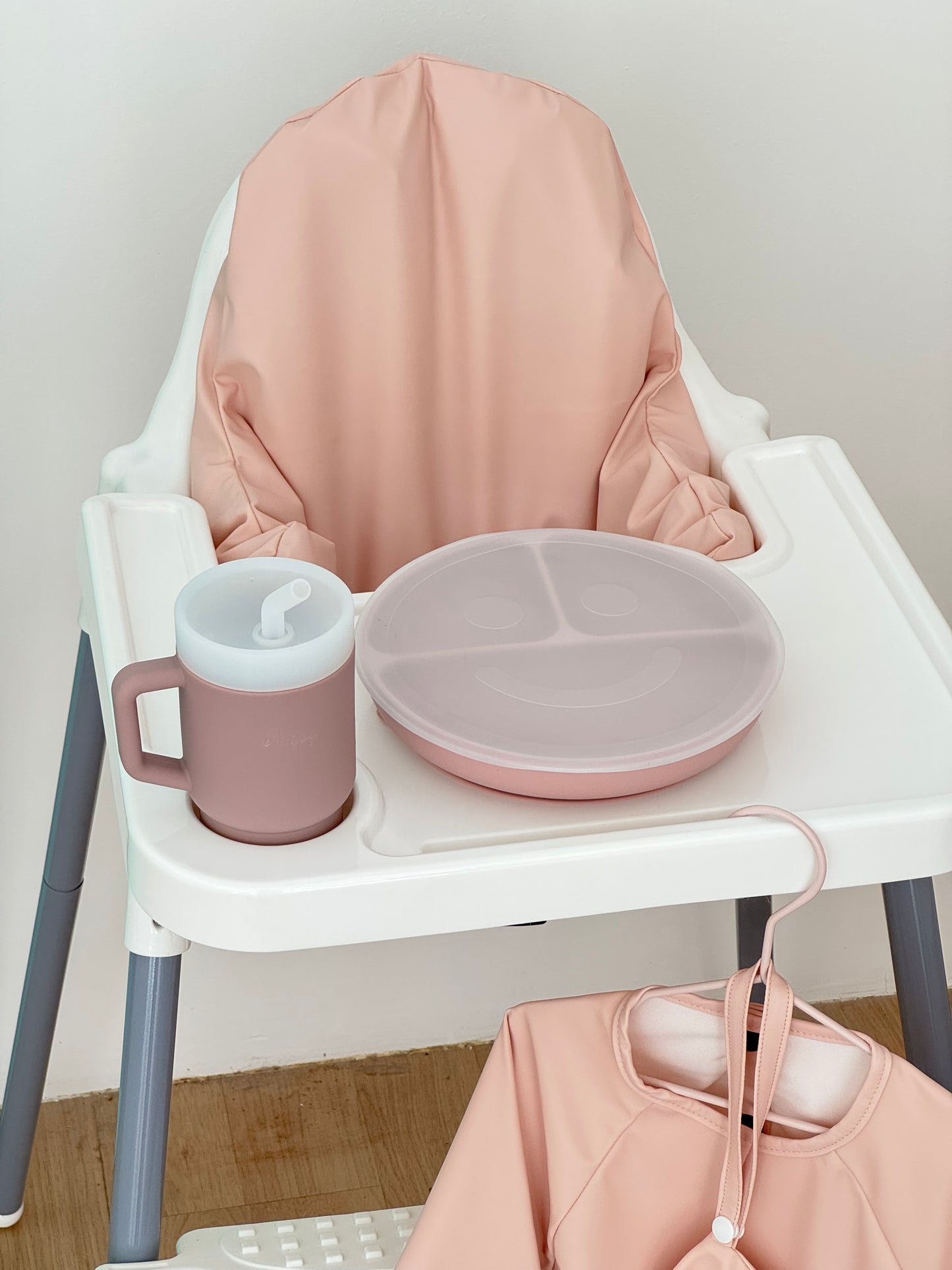 Supporting cushion and cover for highchair