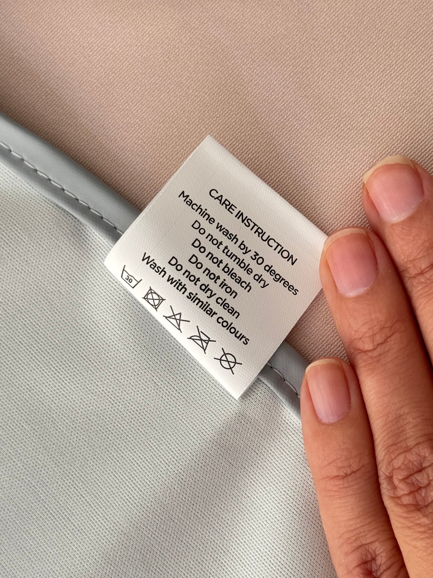 ΣΑΛΙΑΡΑ ΜΕ ΜΑΚΡΙΑ ΜΑΝΙΚΑ