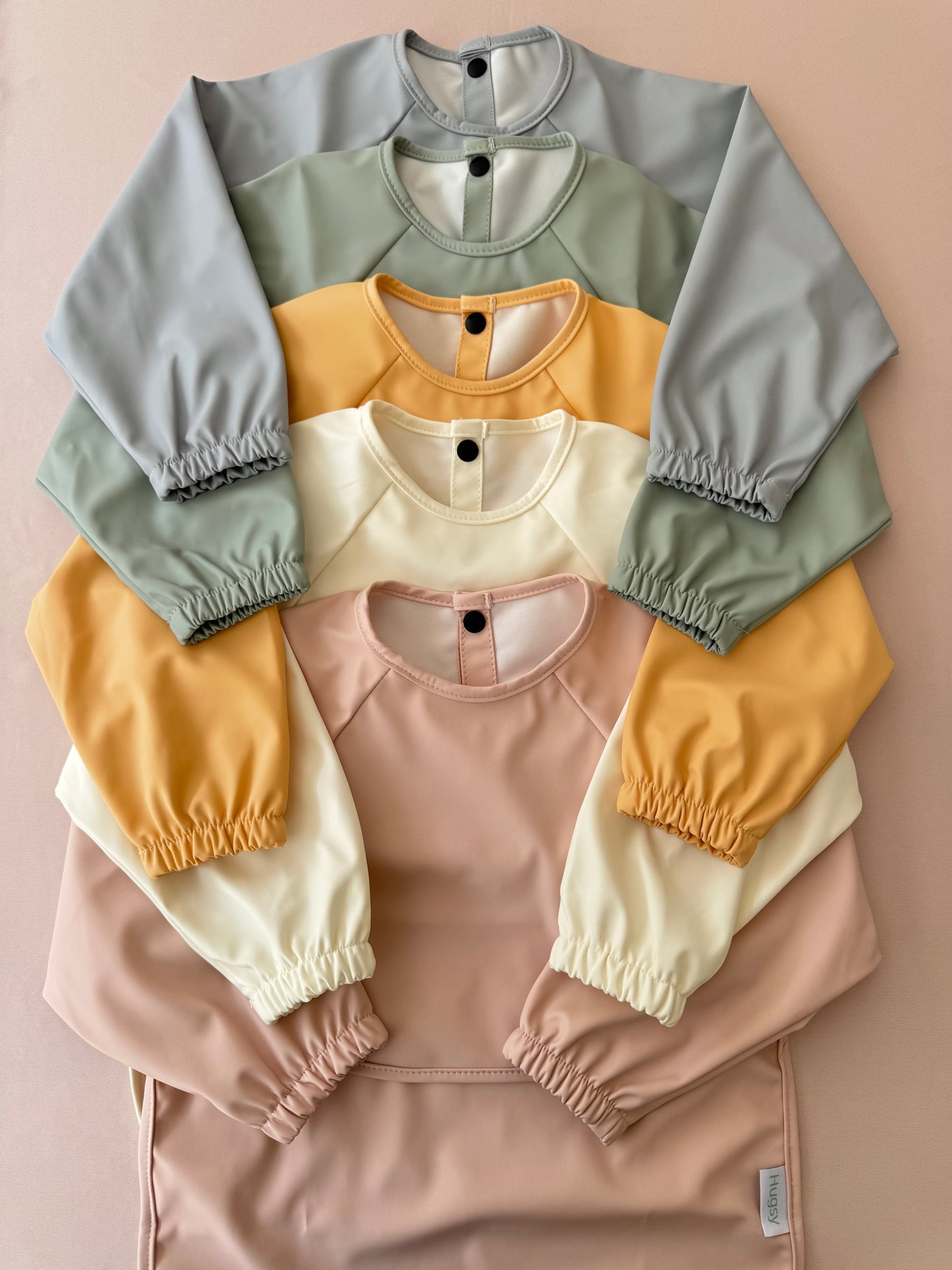 ΣΑΛΙΑΡΑ ΜΕ ΜΑΚΡΙΑ ΜΑΝΙΚΑ