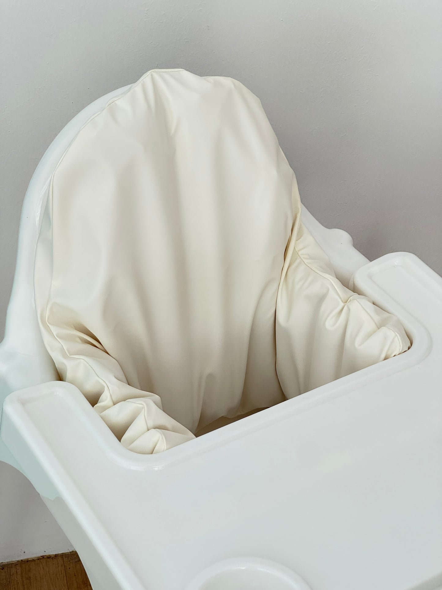 Supporting cushion and cover for highchair